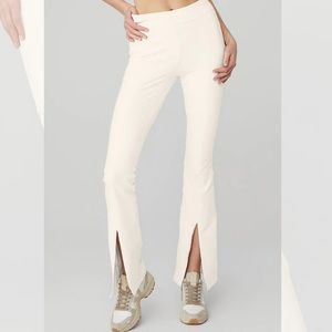Alo Ivory Airbrush High-Waist Flutter Legging